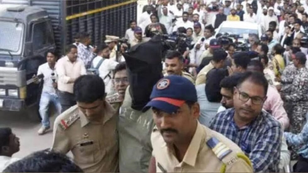 RAjneetiGuru.com - कॉर्पोरेट जिहाद या कार्यस्थल दुराचार नासिक आईटी हब में धर्मांतरण विवाद से हड़कंप - Image Credited by News9 Live