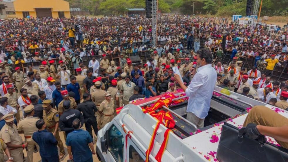 RAjneetiGuru.com - चेन्नई चुनाव अभियान रद्द टीवीके प्रमुख विजय ने जताई आपत्ति - Image Credited by News9 Live