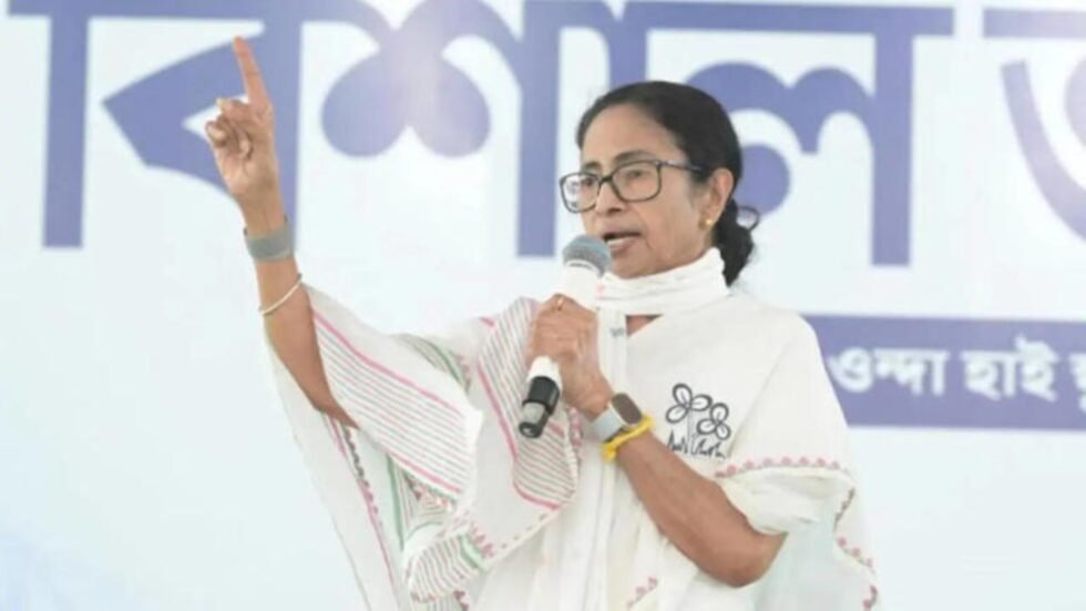RAjneetiGuru.com - बंगाल चुनाव रविवार रात से शुरू होगी धरपकड़, ममता की चेतावनी - Image Credited by The Times of India