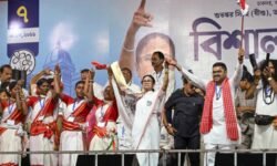 RajneetiGuru.com - मतदाता सूची में बड़ी कटौती मुस्लिम और मतुआ क्षेत्रों पर सबसे ज्यादा असर - Image Credited by The Times of India