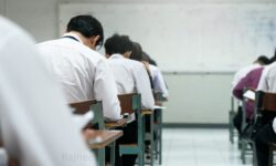 देशभर में NEET-UG 2026 री-एग्जाम शुरू, 22 लाख से अधिक छात्र दे रहे परीक्षा - RajneetiGuru.com