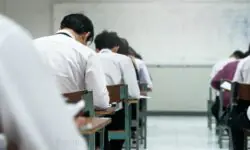 देशभर में NEET-UG 2026 री-एग्जाम शुरू, 22 लाख से अधिक छात्र दे रहे परीक्षा - RajneetiGuru.com