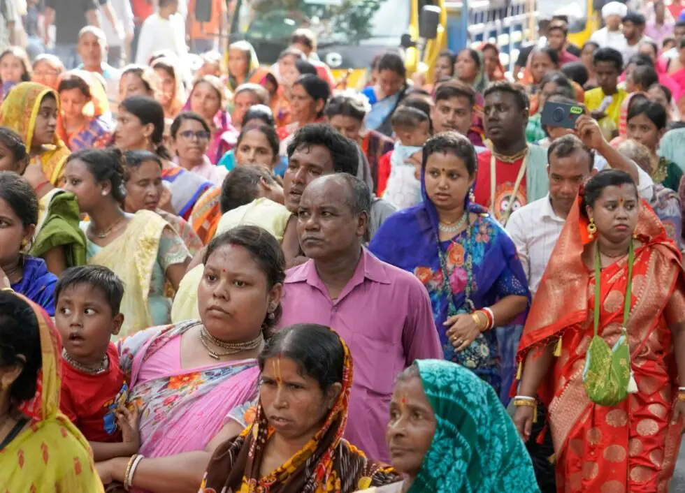 ₹3000 योजना का फॉर्म बना विवाद का कारण - RajneetiGuru.com