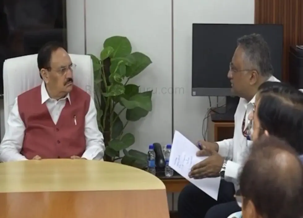 NEET-UG 2026 विरोध घायल छात्रों से मिले जेपी नड्डा - RajneetiGuru.com