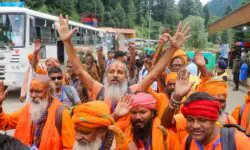 अमरनाथ यात्रा में 11 दिनों में पहुंचे 2.75 लाख श्रद्धालु - RajneetiGuru.com