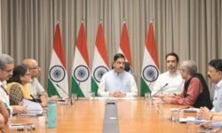 प्रह्लाद जोशी ने संभाला शिक्षा मंत्रालय का कार्यभार - RajneetiGuru.com