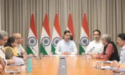 प्रह्लाद जोशी ने संभाला शिक्षा मंत्रालय का कार्यभार - RajneetiGuru.com