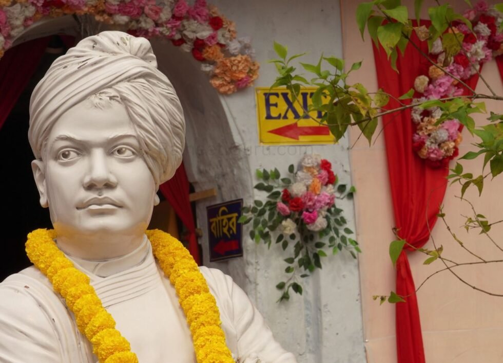 स्वामी विवेकानंद के विचार आज भी युवाओं को प्रेरित करते हैं - RajneetiGuru.com