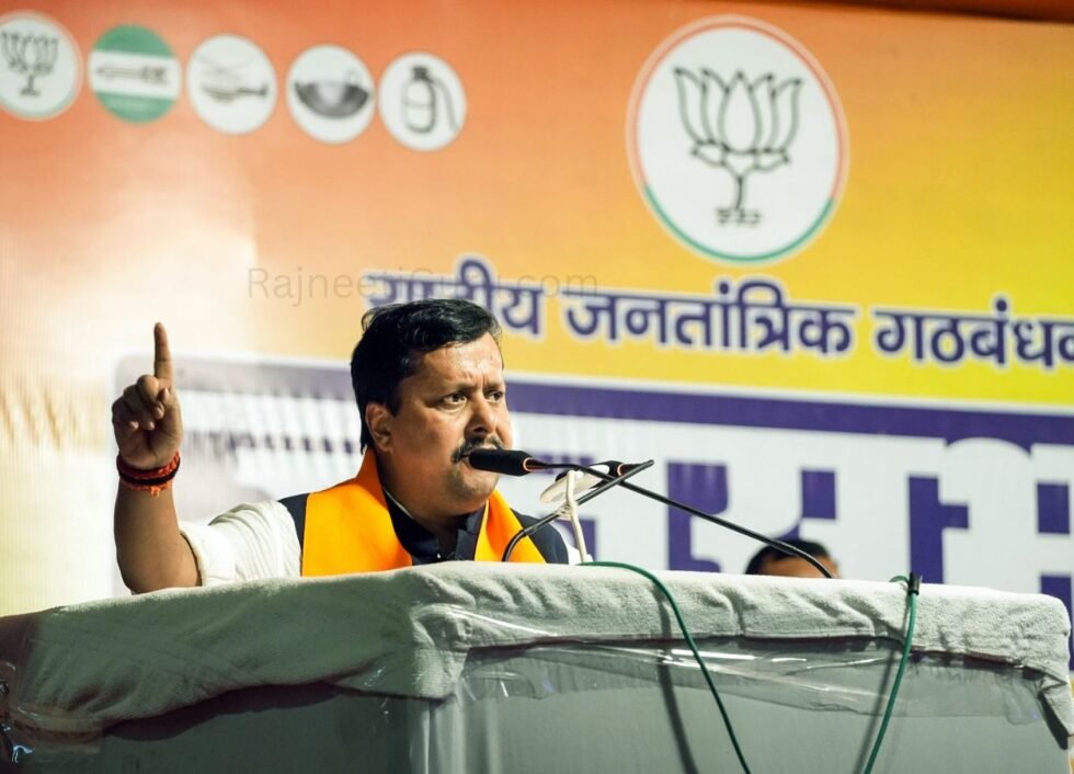 पीएम मोदी के 25 साल के सार्वजनिक जीवन पर BJP का सेवा संकल्प अभियान - RajneetiGuru.com
