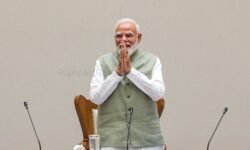 दिल्ली कैबिनेट ने पीएम मोदी के 25 साल के सार्वजनिक जीवन की सराहना की - RajneetiGuru.com