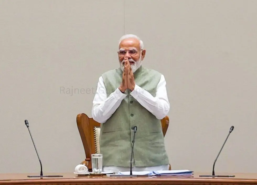 दिल्ली कैबिनेट ने पीएम मोदी के 25 साल के सार्वजनिक जीवन की सराहना की - RajneetiGuru.com